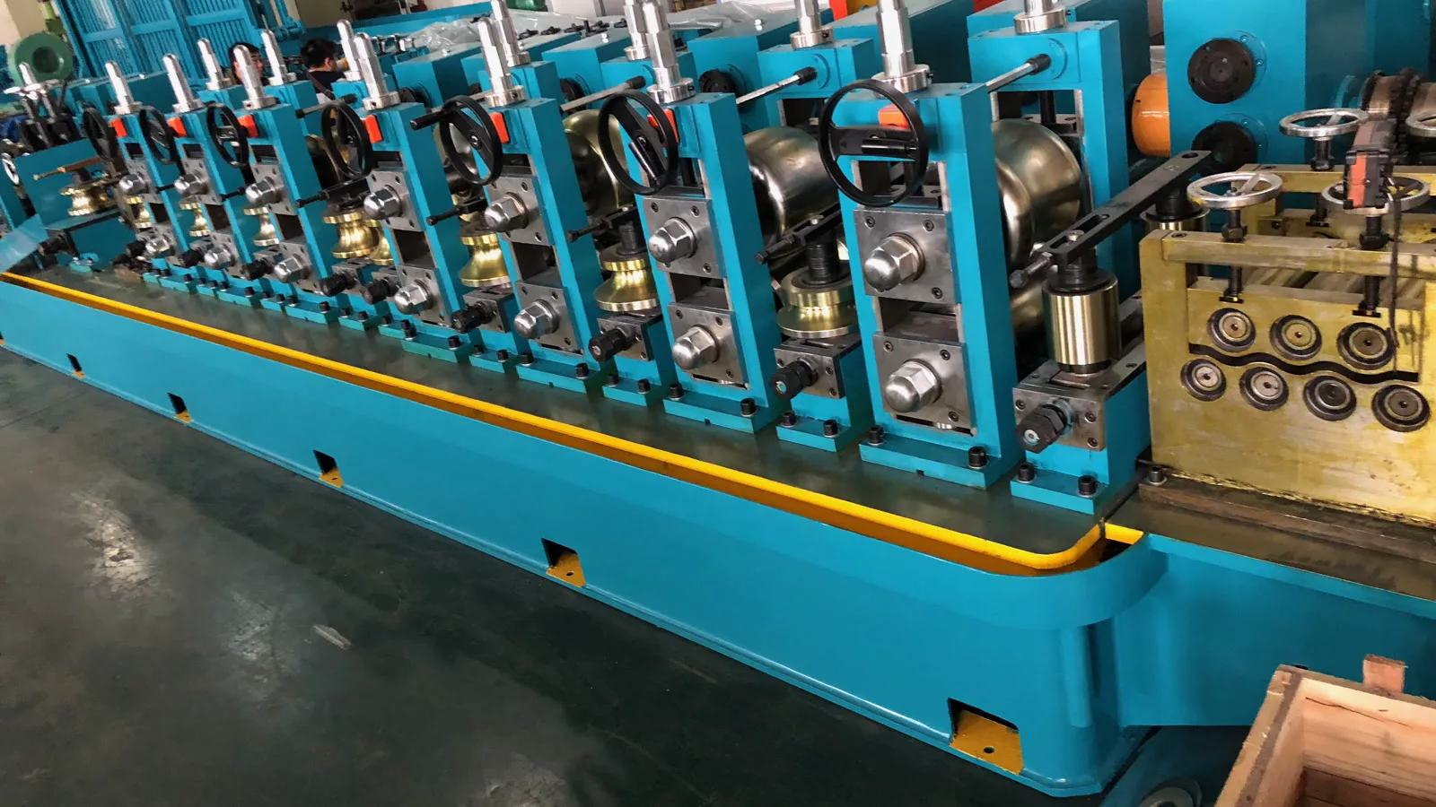 Tube mill forming section and machine assembly detail