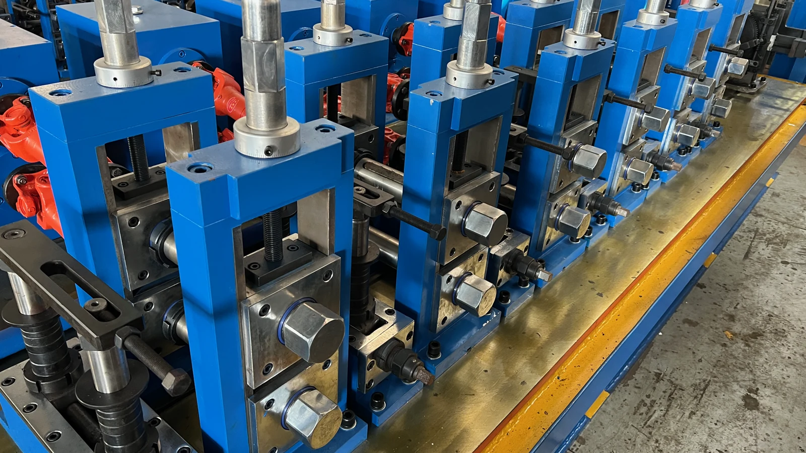ERW tube mill forming section for gradual steel strip shaping